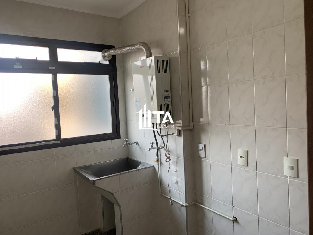 Apartamento à venda com 3 quartos, 228m² - Foto 8