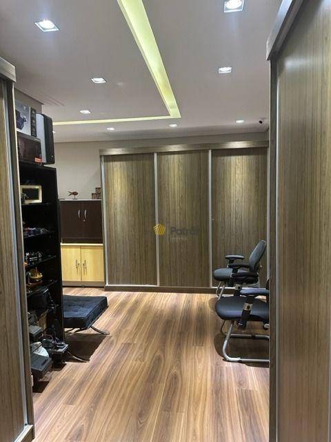 Cobertura à venda com 4 quartos, 420m² - Foto 47