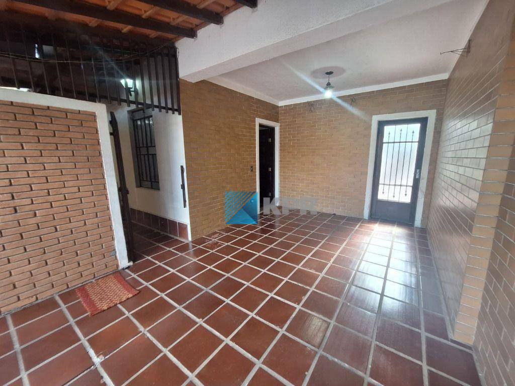 Casa à venda com 3 quartos, 201m² - Foto 9