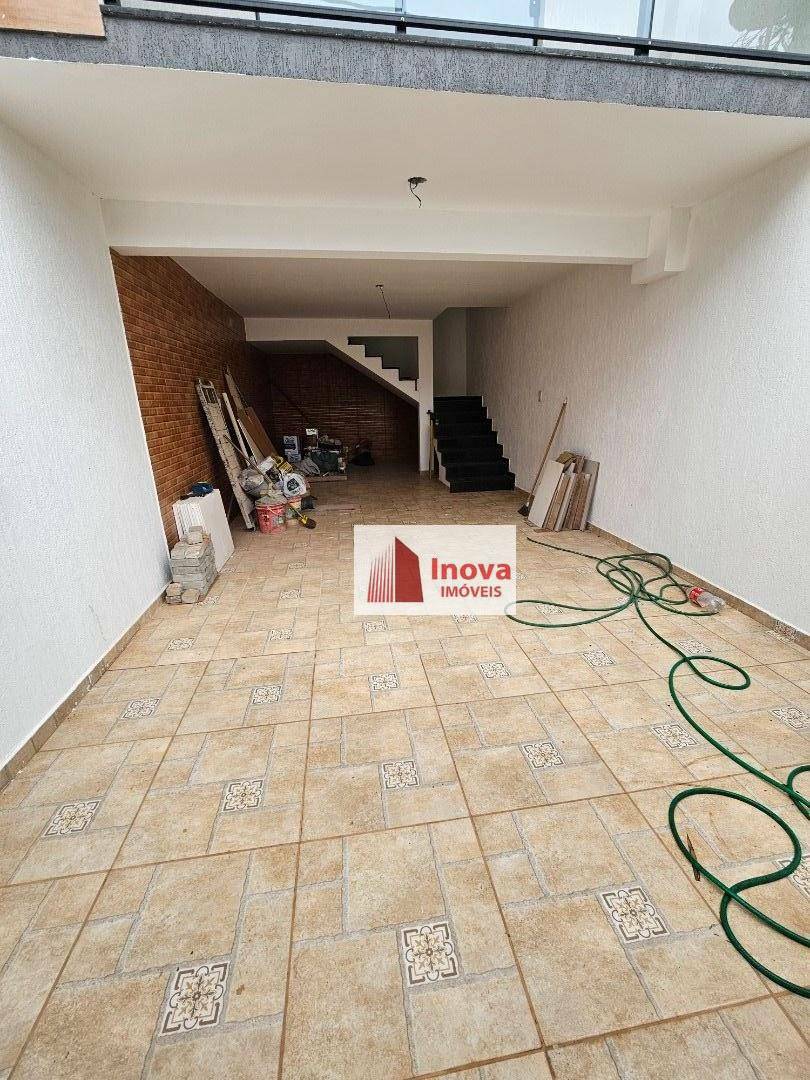 Casa à venda com 3 quartos, 130m² - Foto 2