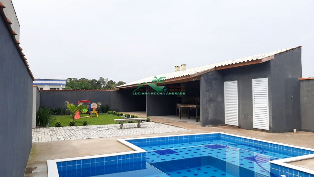 Casa à venda com 2 quartos, 74m² - Foto 1