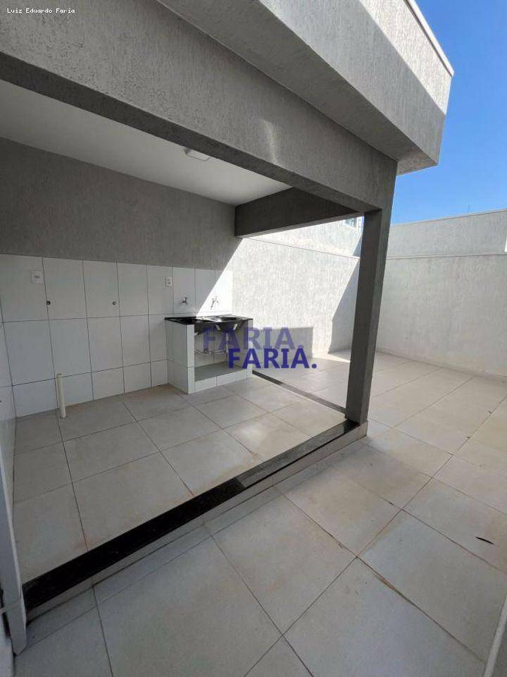 Casa à venda com 3 quartos, 210M2 - Foto 14