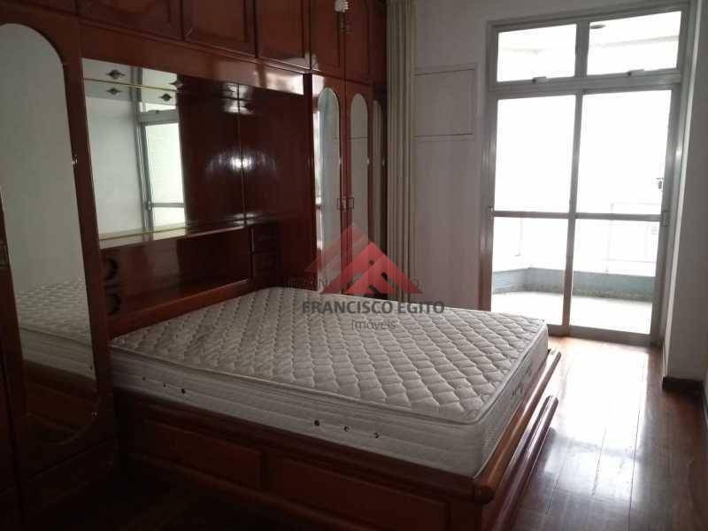 Apartamento à venda com 4 quartos, 270m² - Foto 5