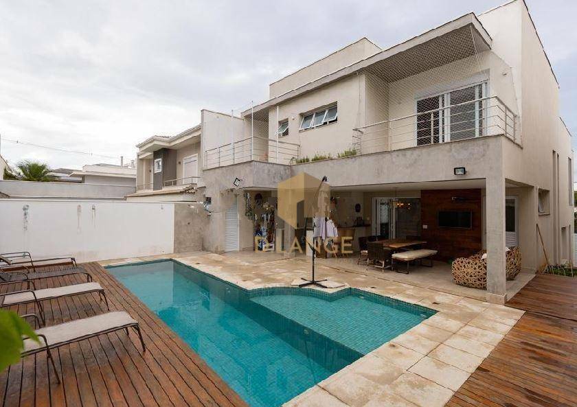 Casa de Condomínio à venda com 4 quartos, 308m² - Foto 2