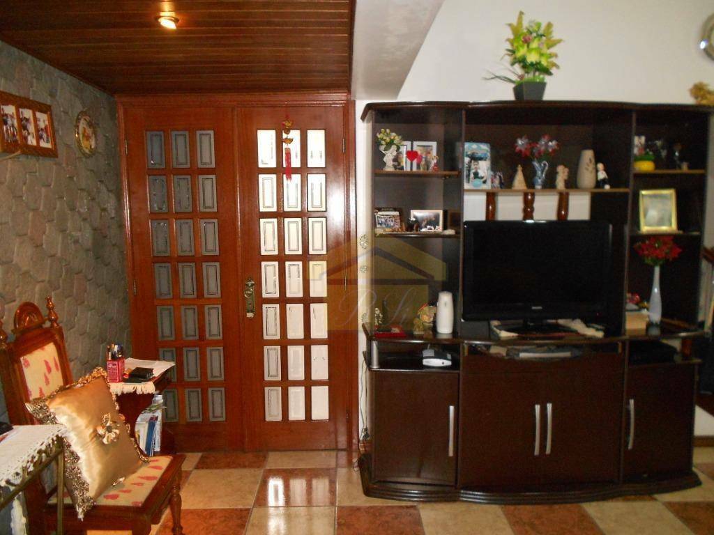 Sobrado à venda com 3 quartos, 189m² - Foto 1