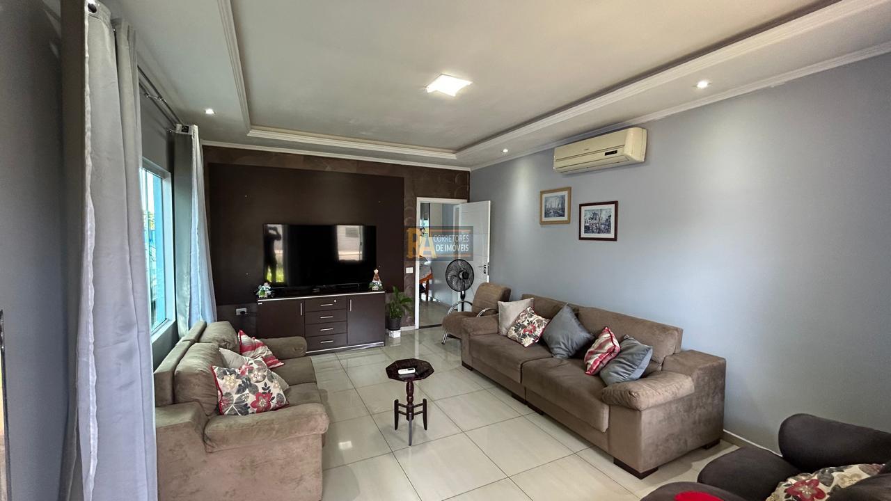 Casa à venda com 3 quartos, 470m² - Foto 2