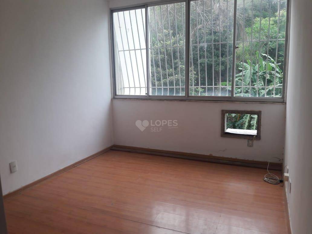 Apartamento à venda com 2 quartos, 67m² - Foto 1