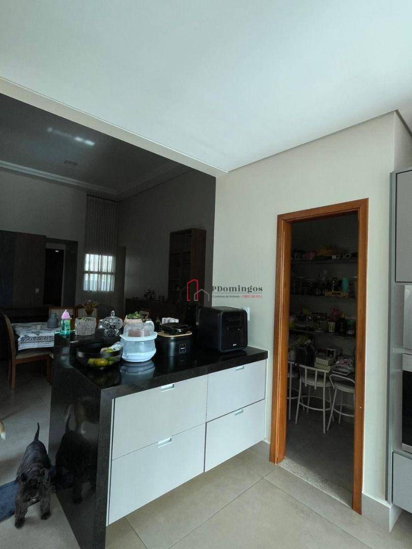 Casa de Condomínio à venda com 3 quartos, 220m² - Foto 9