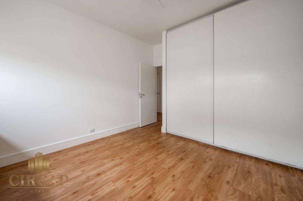 Apartamento à venda com 3 quartos, 240m² - Foto 10