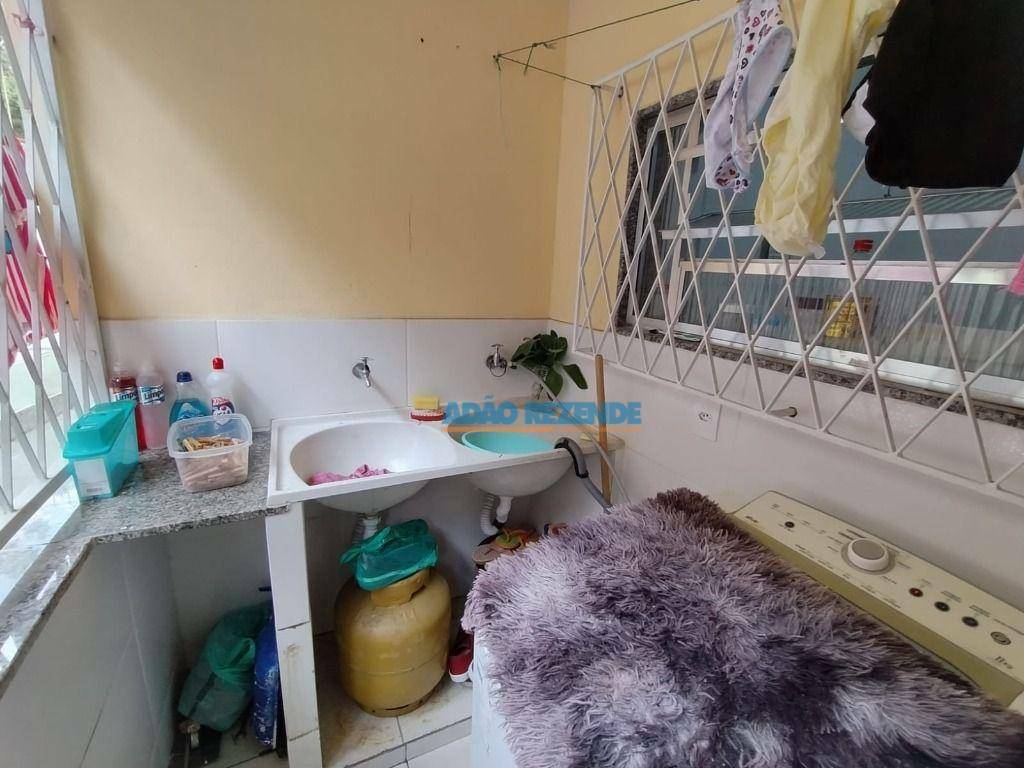 Casa à venda com 5 quartos, 182m² - Foto 47