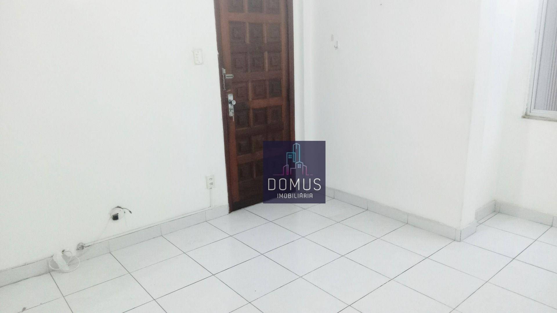 Apartamento à venda com 2 quartos, 70m² - Foto 3