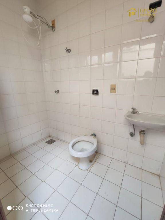 Casa de Condomínio à venda com 4 quartos, 221m² - Foto 30