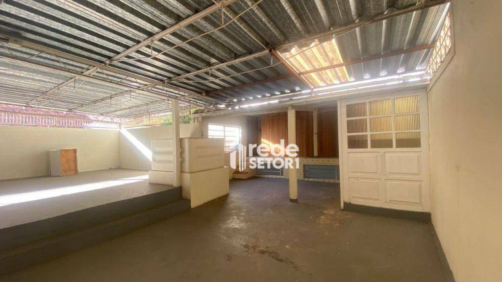 Casa à venda com 4 quartos, 110m² - Foto 13