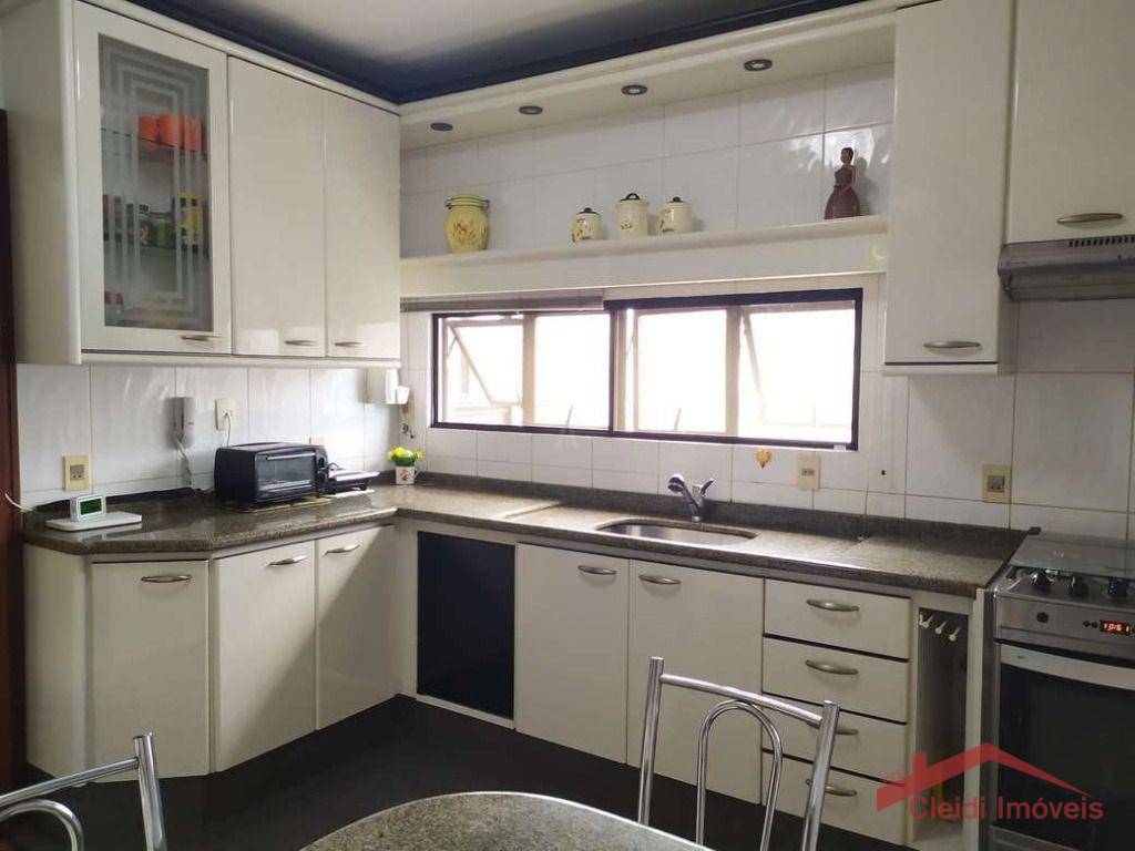 Apartamento à venda com 4 quartos, 191m² - Foto 24