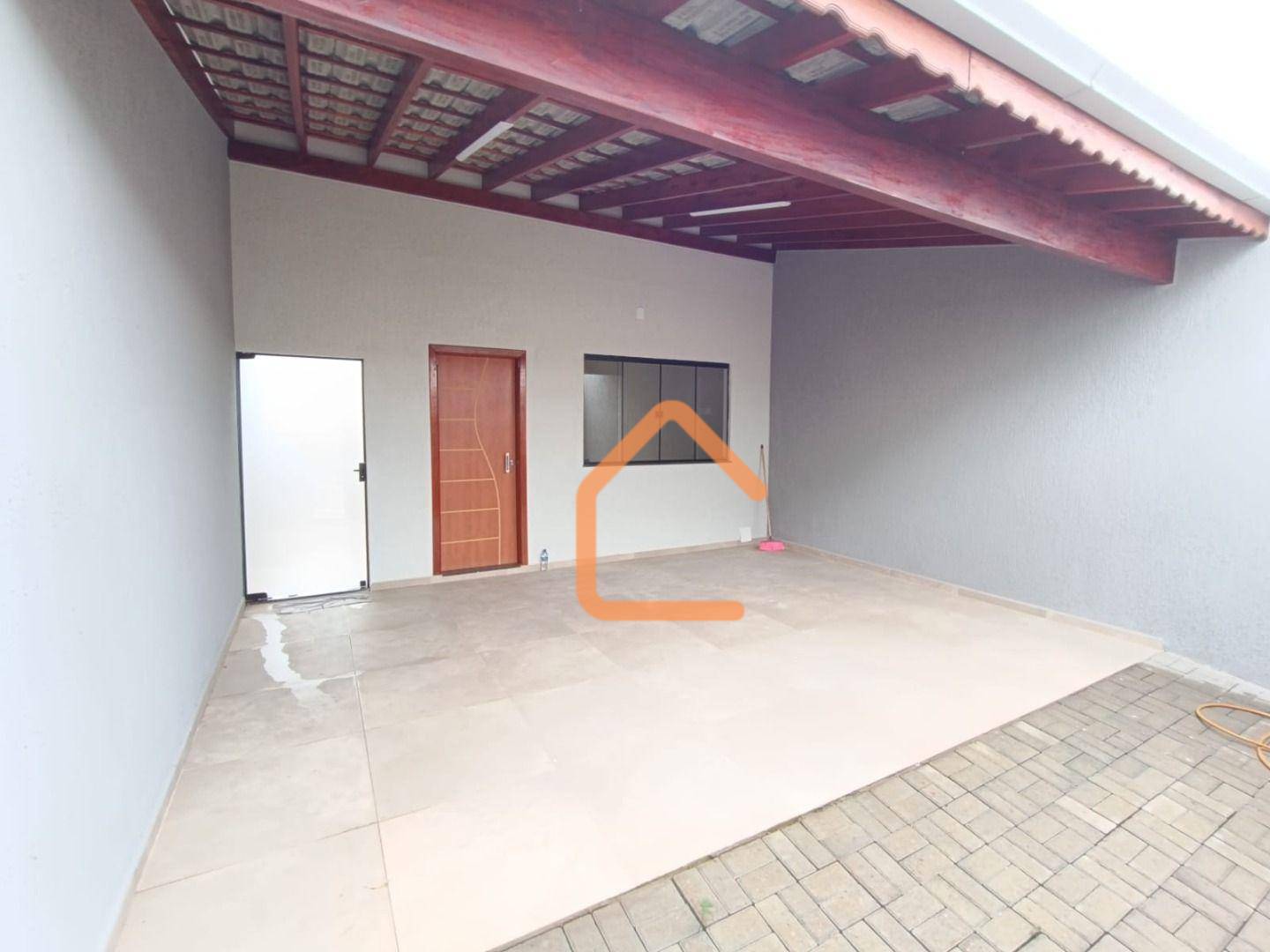 Casa à venda com 3 quartos, 121m² - Foto 1