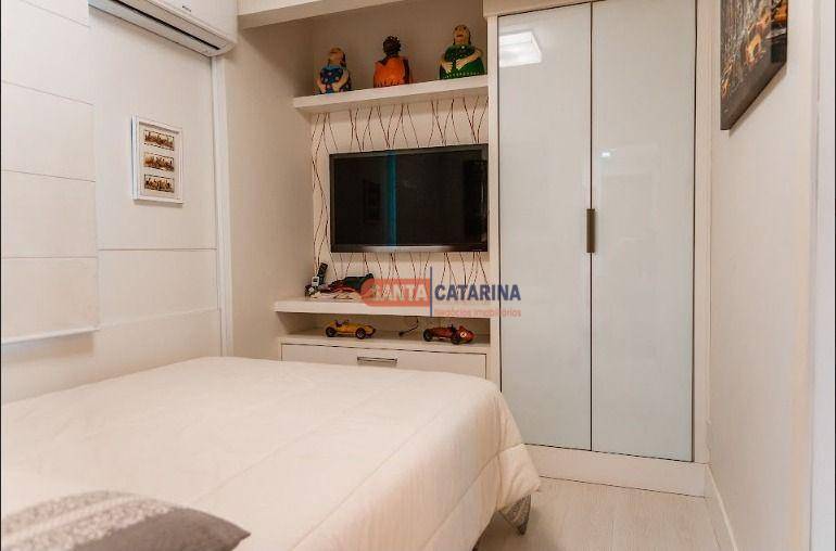 Apartamento para alugar com 3 quartos, 170m² - Foto 1