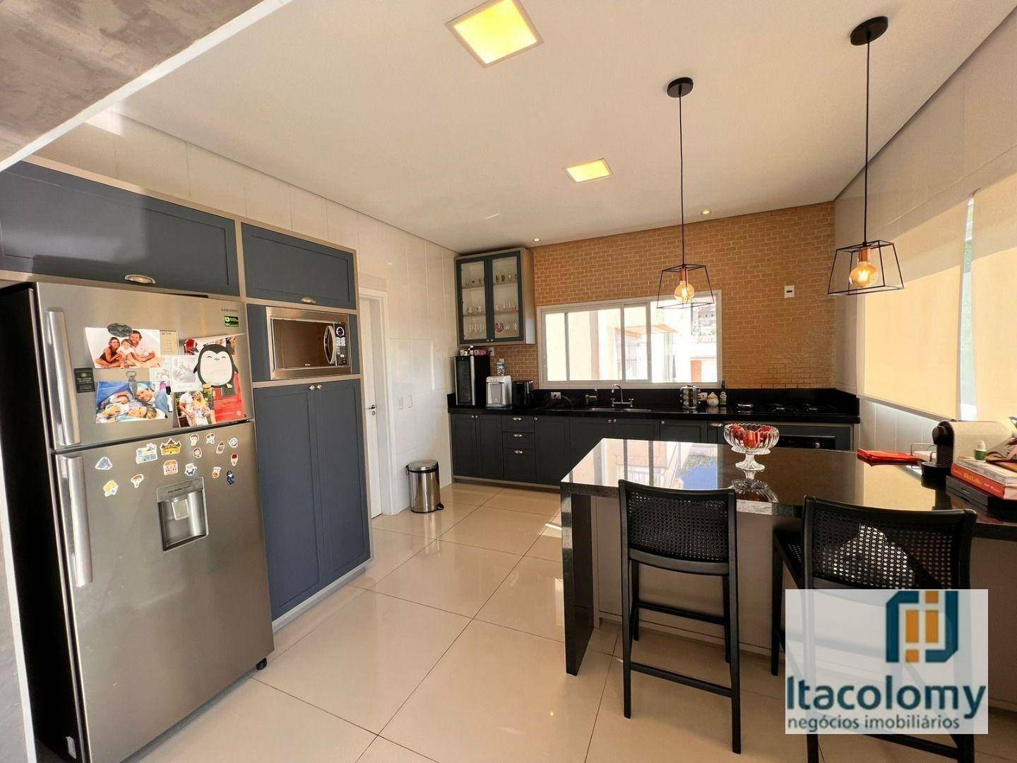 Casa de Condomínio à venda com 4 quartos, 315m² - Foto 17