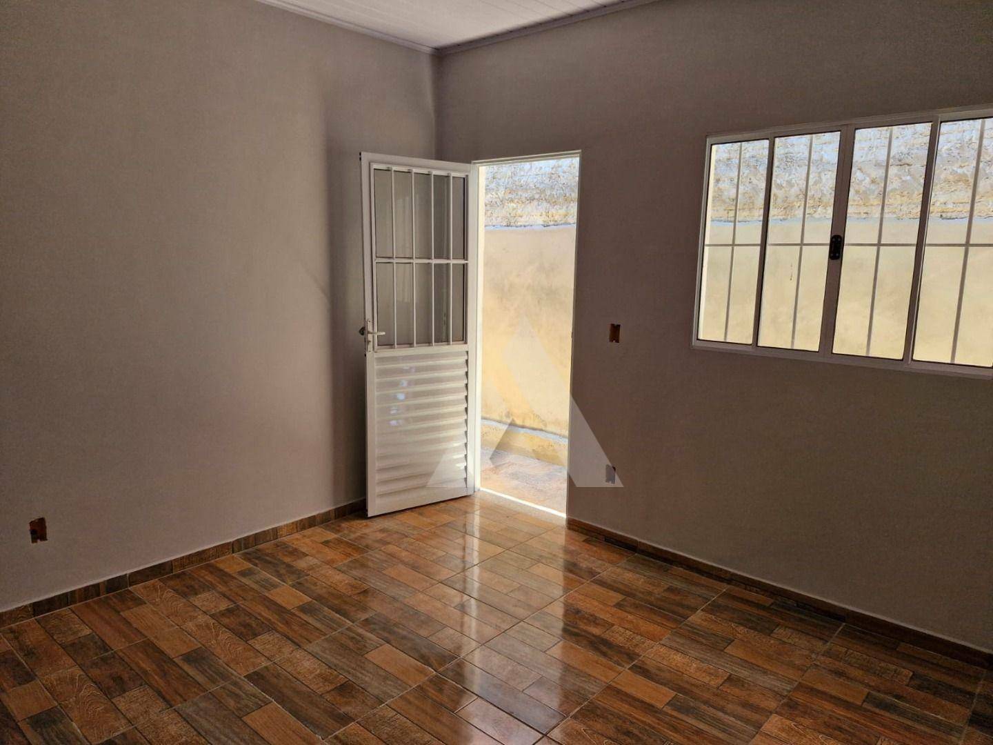 Casa, 2 quartos, 45 m² - Foto 1