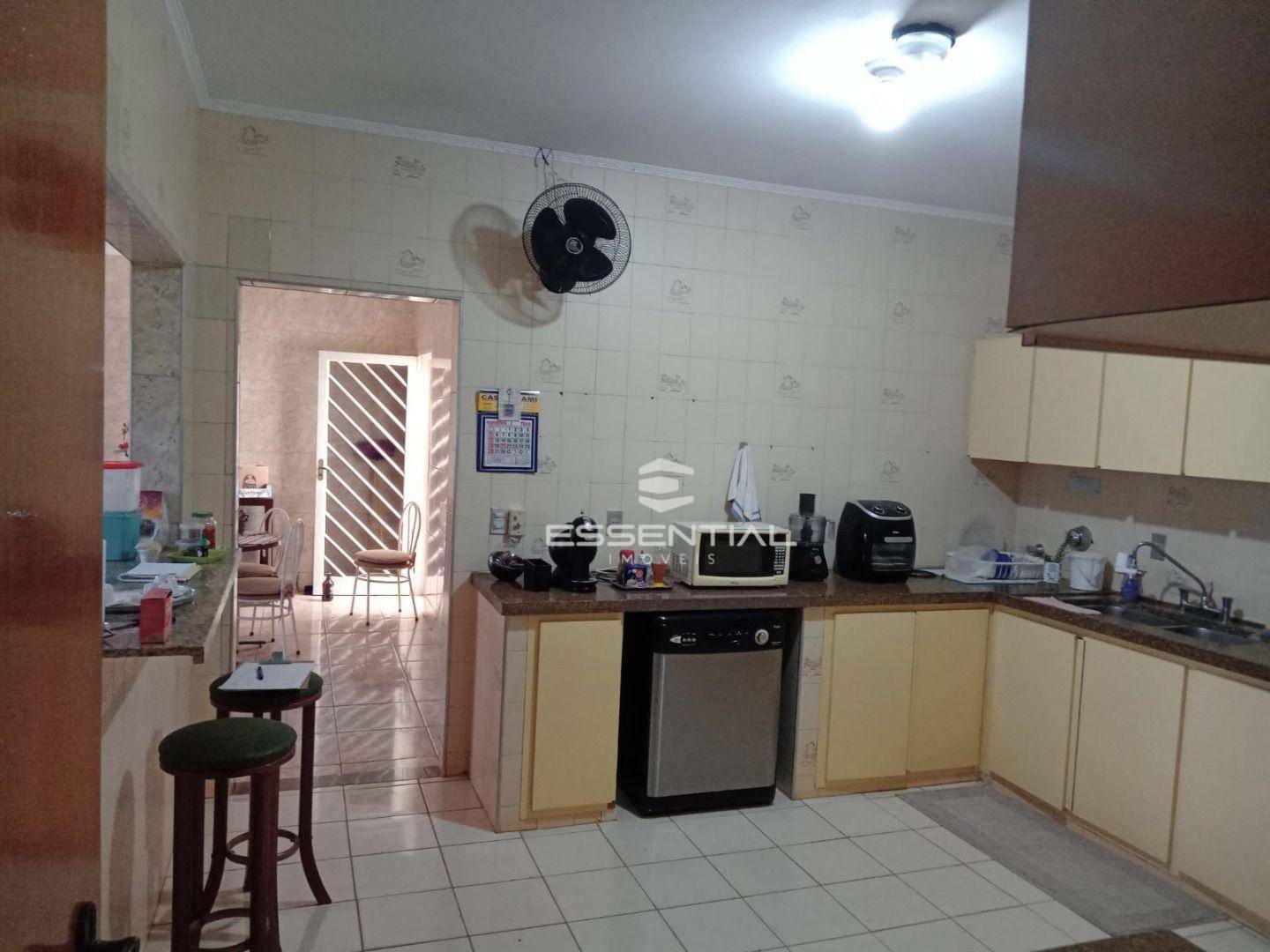 Chácara à venda e aluguel com 3 quartos, 300m² - Foto 37