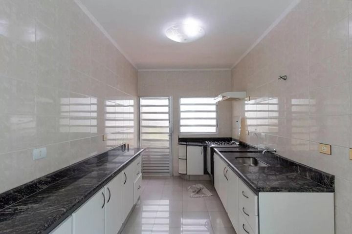 Casa à venda com 4 quartos, 255m² - Foto 16