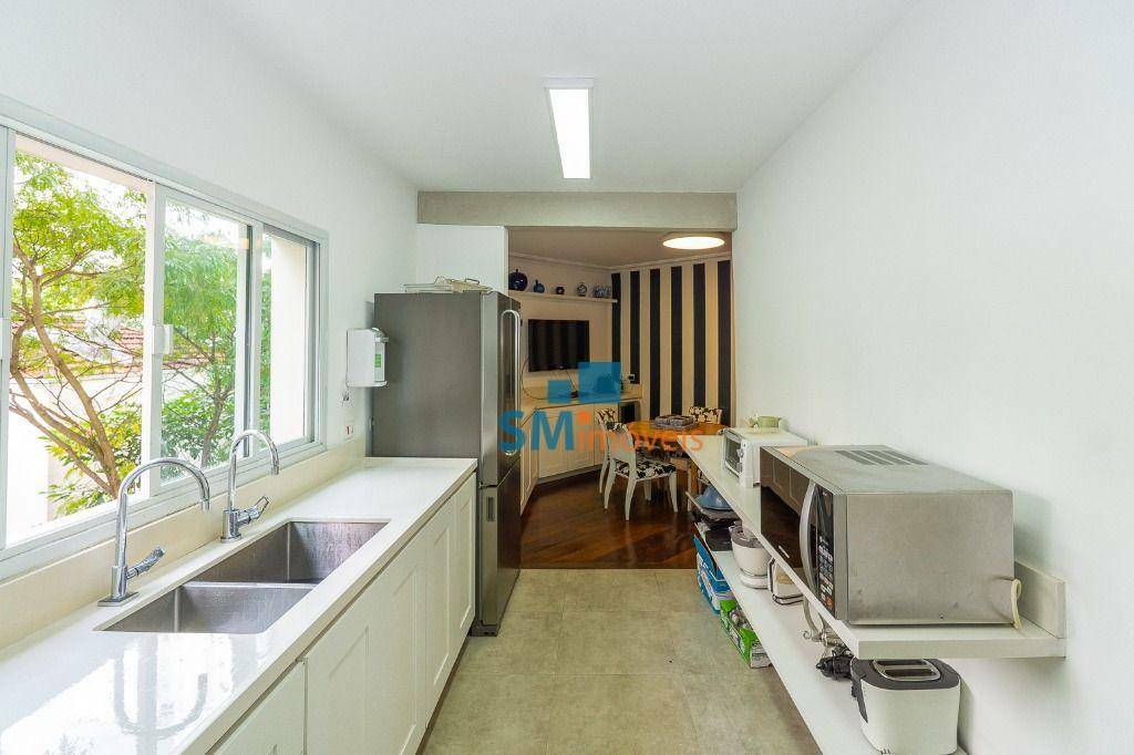 Apartamento à venda com 3 quartos, 209m² - Foto 33