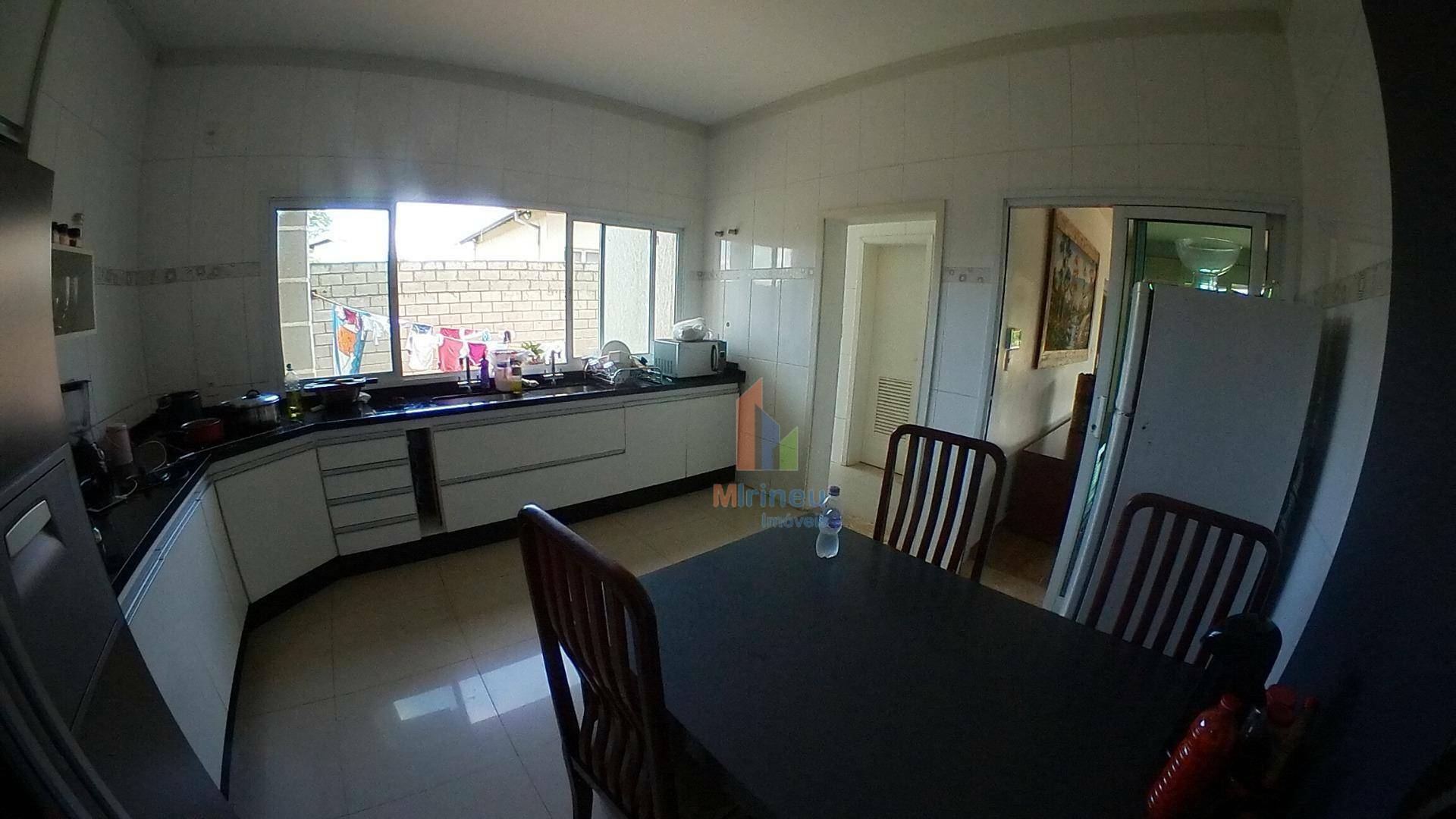 Chácara à venda com 5 quartos, 3200m² - Foto 14