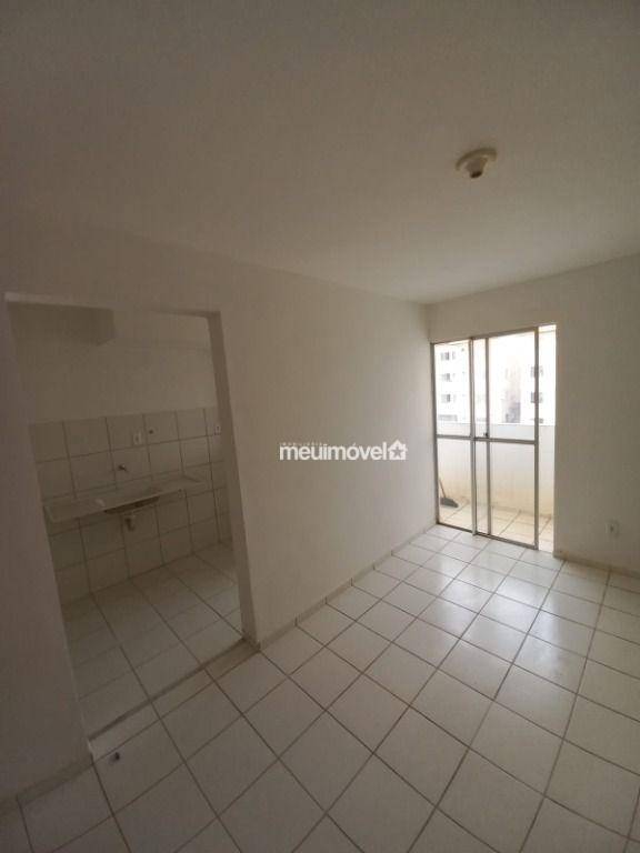 Apartamento à venda com 2 quartos, 48m² - Foto 2