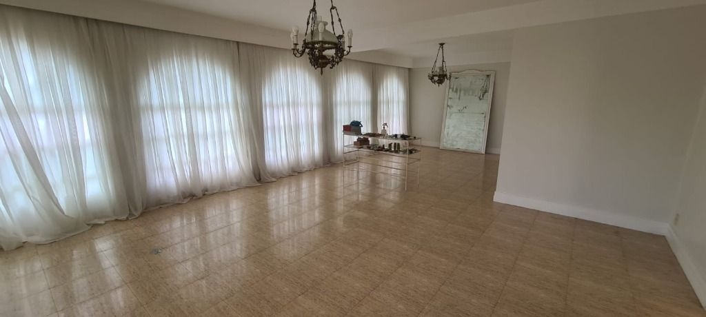 Casa para alugar com 3 quartos, 240m² - Foto 13