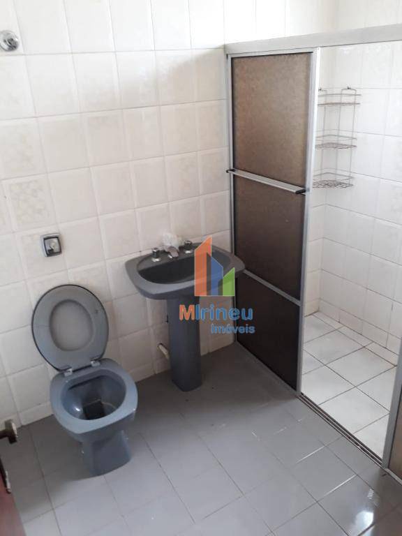 Casa à venda com 3 quartos, 200m² - Foto 13