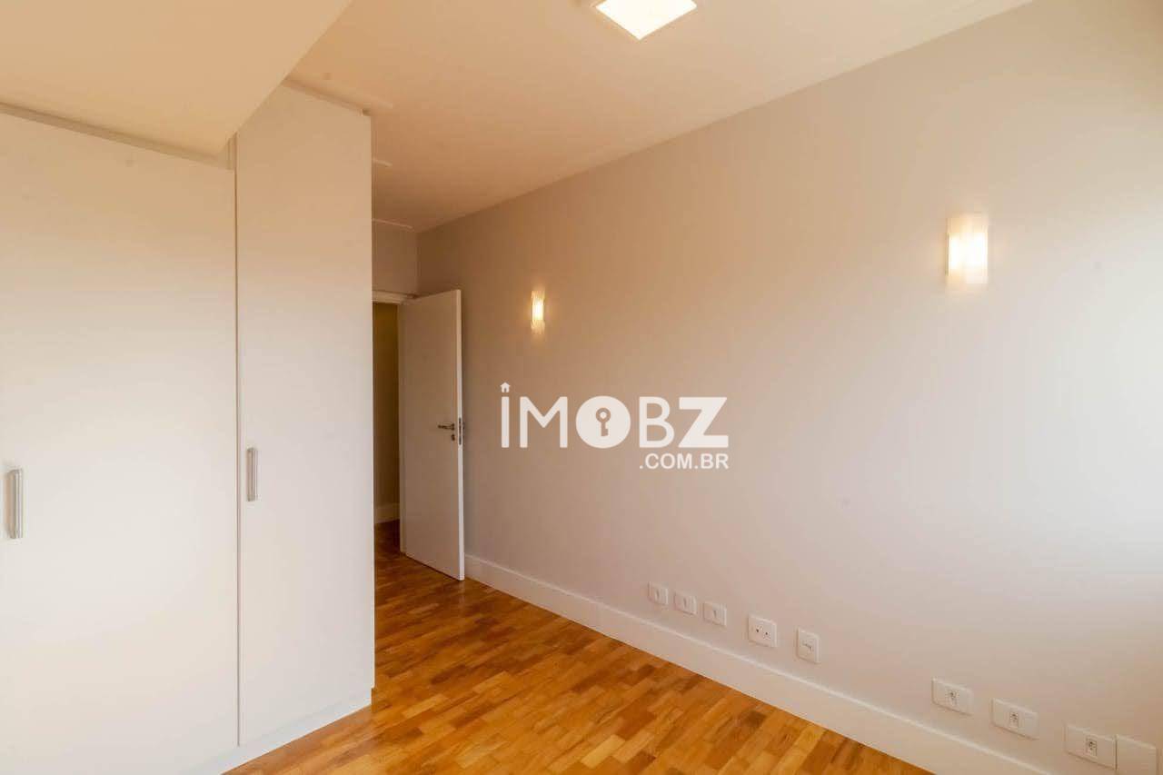 Apartamento à venda com 4 quartos, 221m² - Foto 31