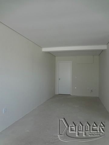 Apartamento à venda com 3 quartos, 193m² - Foto 2