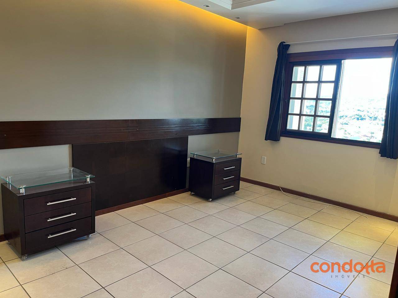 Casa para alugar com 4 quartos, 300m² - Foto 33