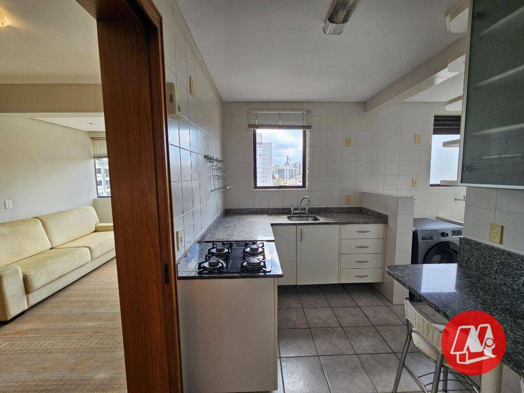 Apartamento para alugar com 3 quartos, 107m² - Foto 13