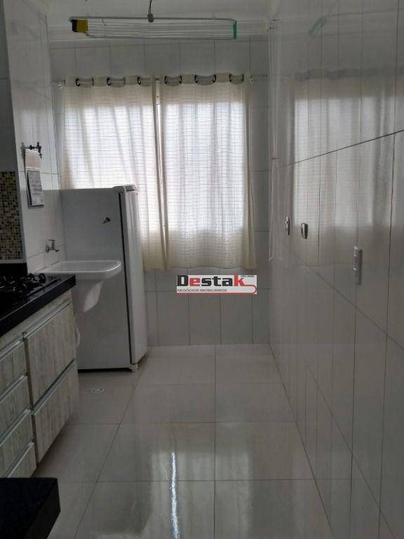 Apartamento à venda com 3 quartos, 64m² - Foto 17