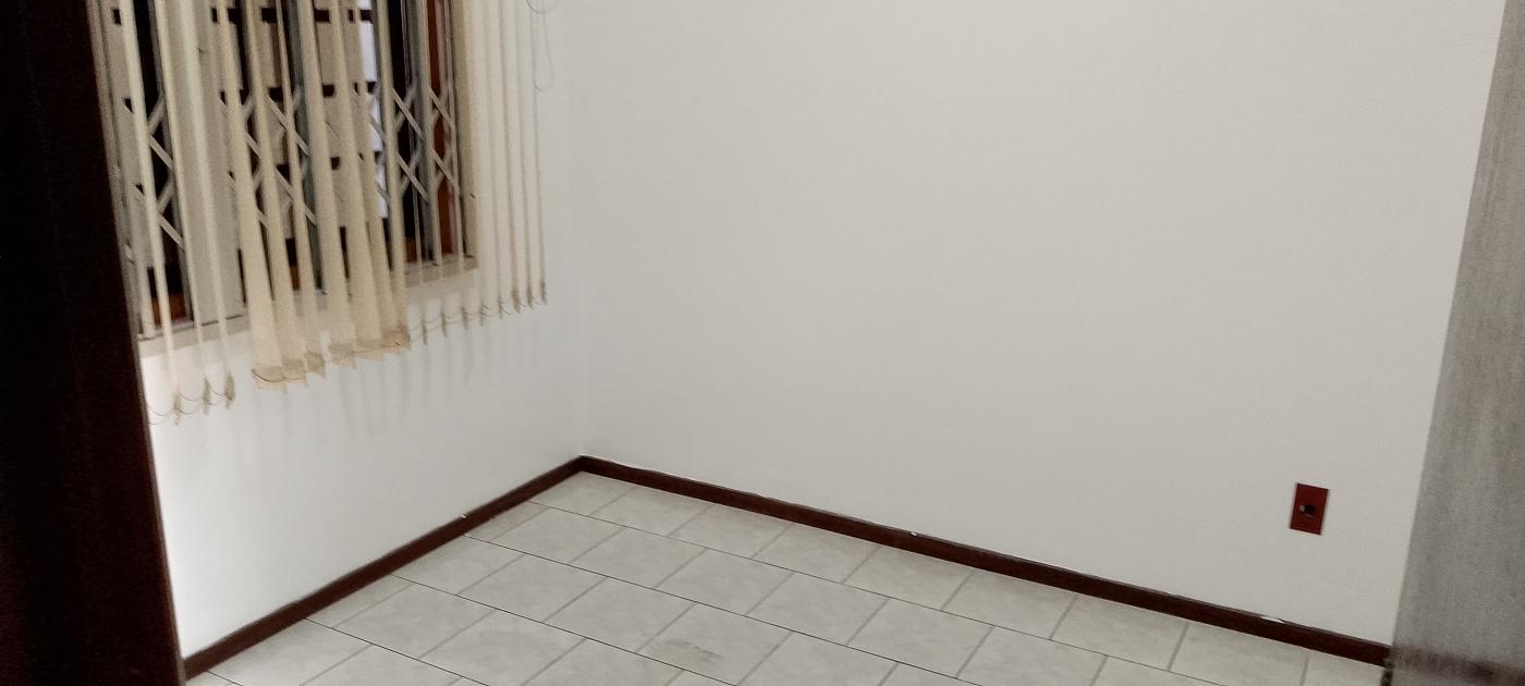 Casa para alugar com 3 quartos, 261m² - Foto 13