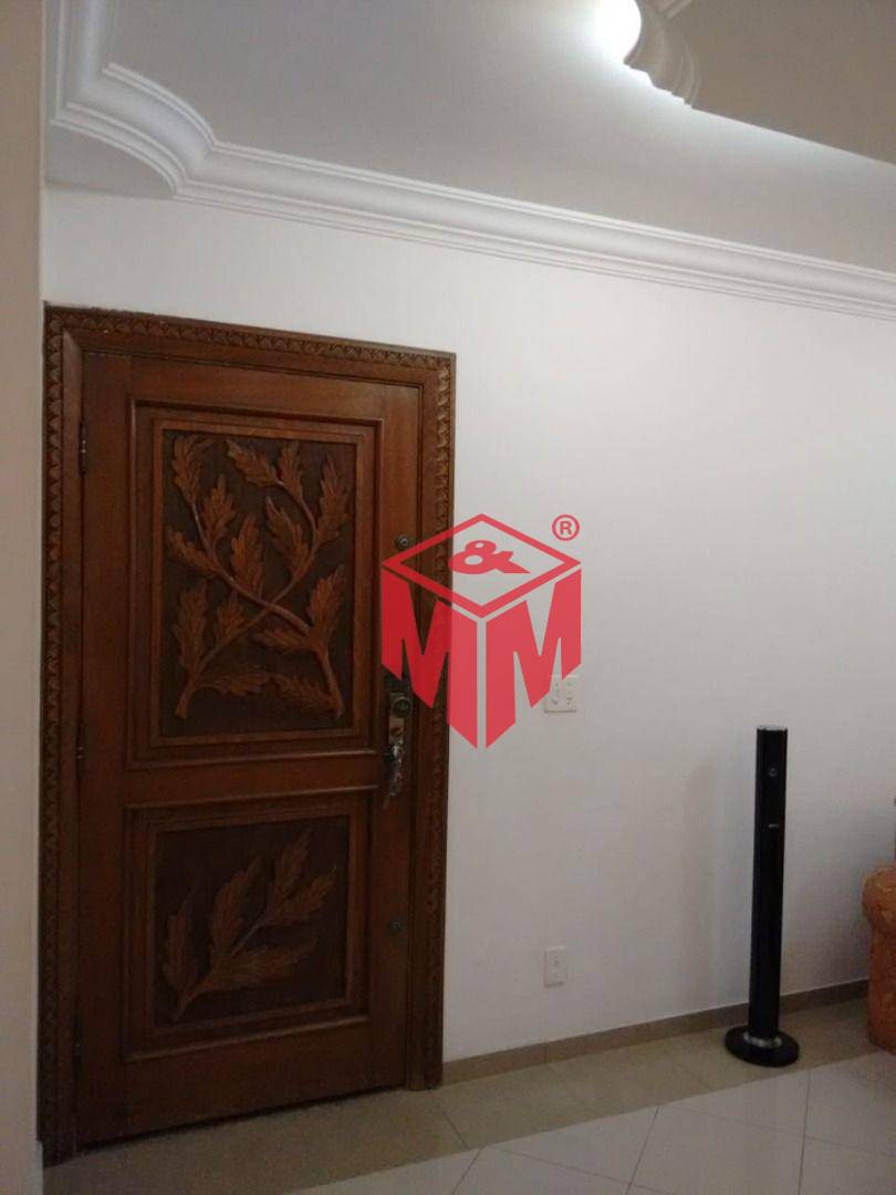 Sobrado à venda com 4 quartos, 273m² - Foto 1