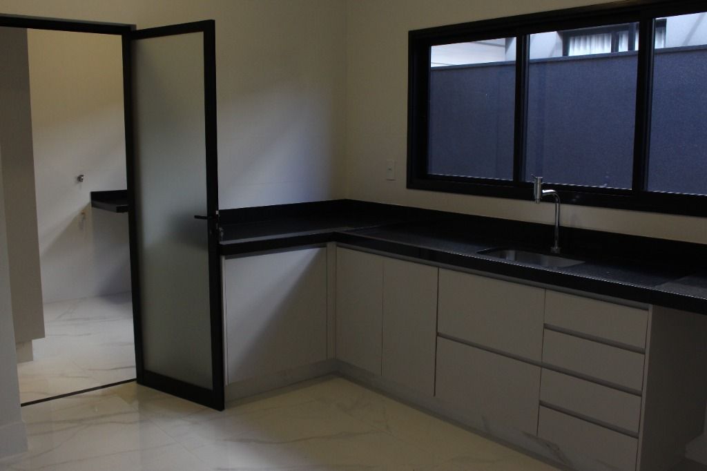 Casa de Condomínio à venda com 3 quartos, 250m² - Foto 6