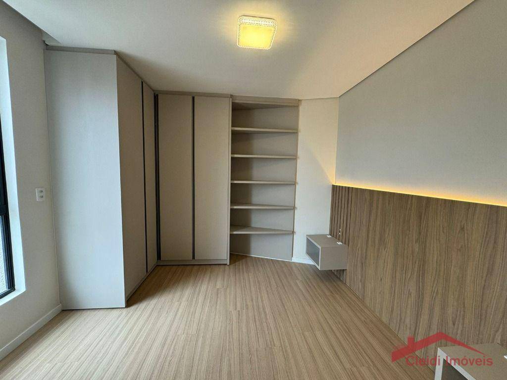 Apartamento para alugar com 3 quartos, 77m² - Foto 11