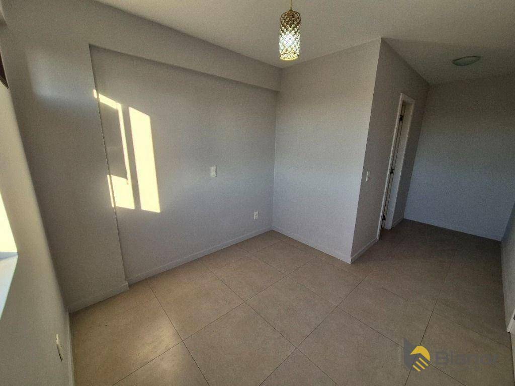 Apartamento à venda com 3 quartos, 75m² - Foto 10