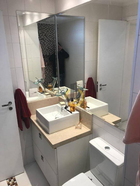 Apartamento para alugar com 2 quartos, 72m² - Foto 21