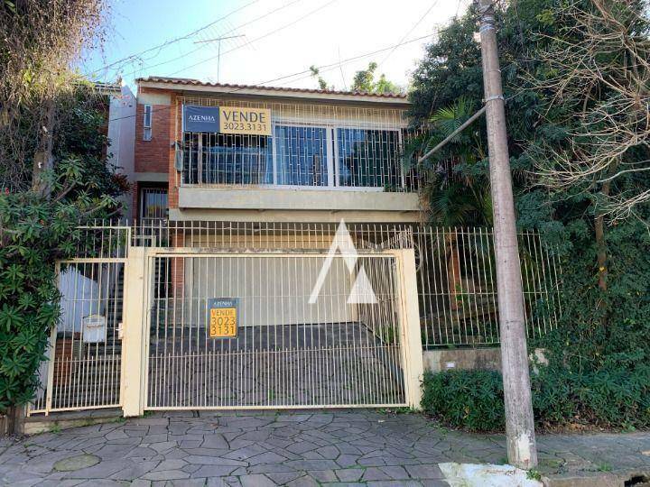 Casa à venda com 3 quartos, 231m² - Foto 1