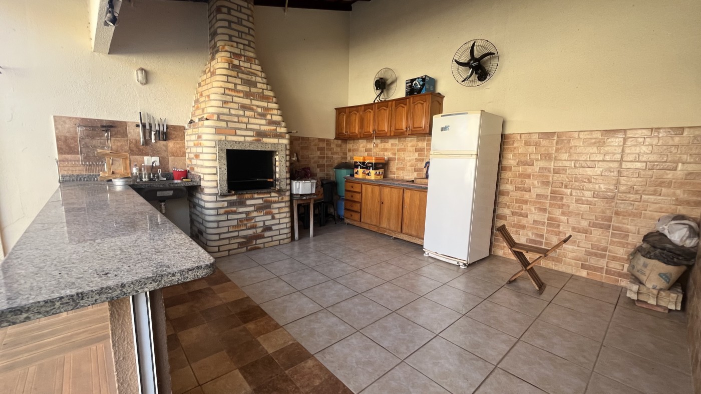Casa à venda com 3 quartos, 250m² - Foto 6
