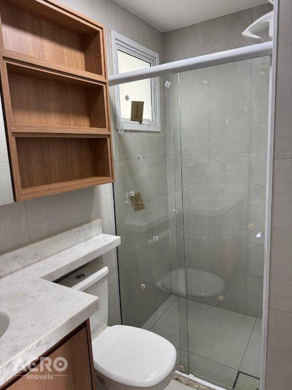Apartamento para alugar com 2 quartos, 64m² - Foto 13