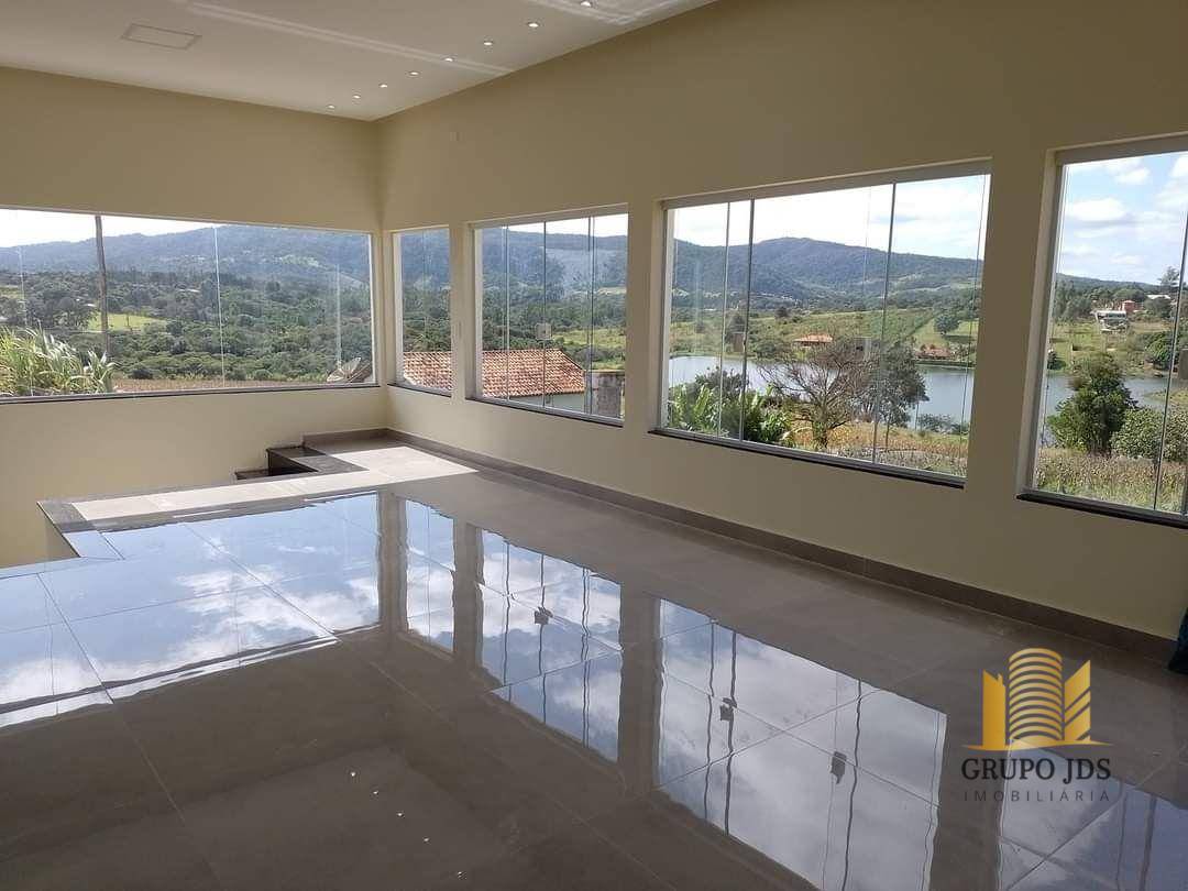 Chácara à venda com 4 quartos, 310m² - Foto 1