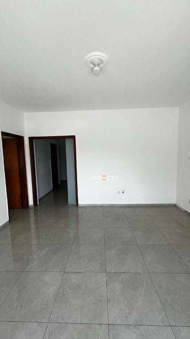 Casa à venda com 3 quartos, 280m² - Foto 7