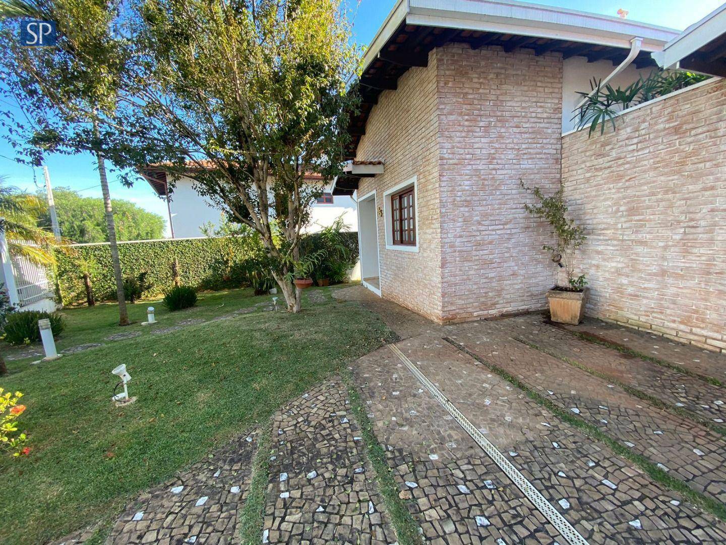 Casa de Condomínio à venda com 4 quartos, 360m² - Foto 1