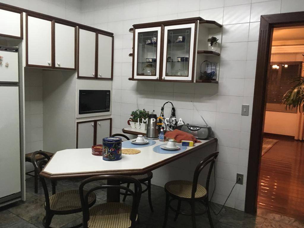 Apartamento à venda com 4 quartos, 227m² - Foto 19