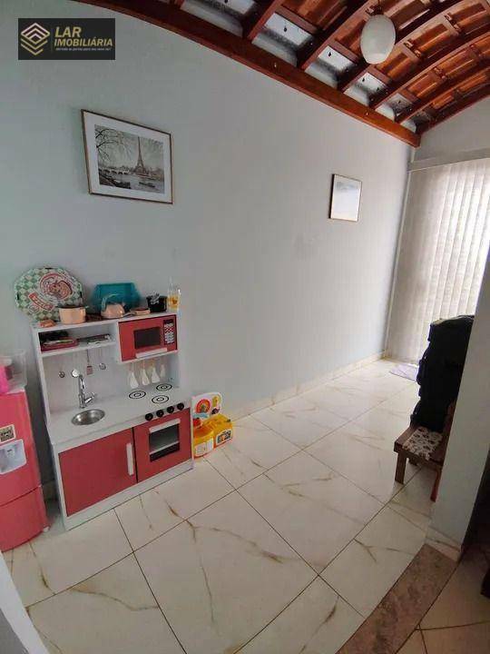 Casa à venda com 3 quartos, 160m² - Foto 8