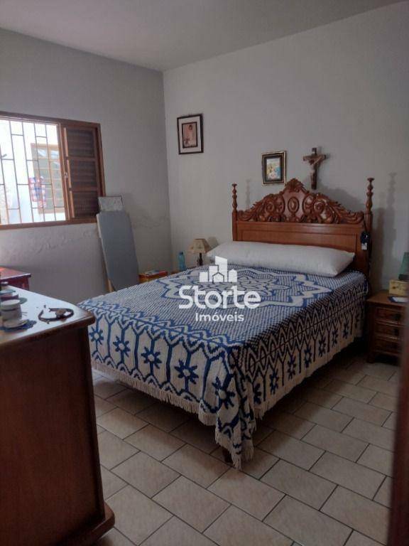 Casa à venda com 2 quartos, 150m² - Foto 6