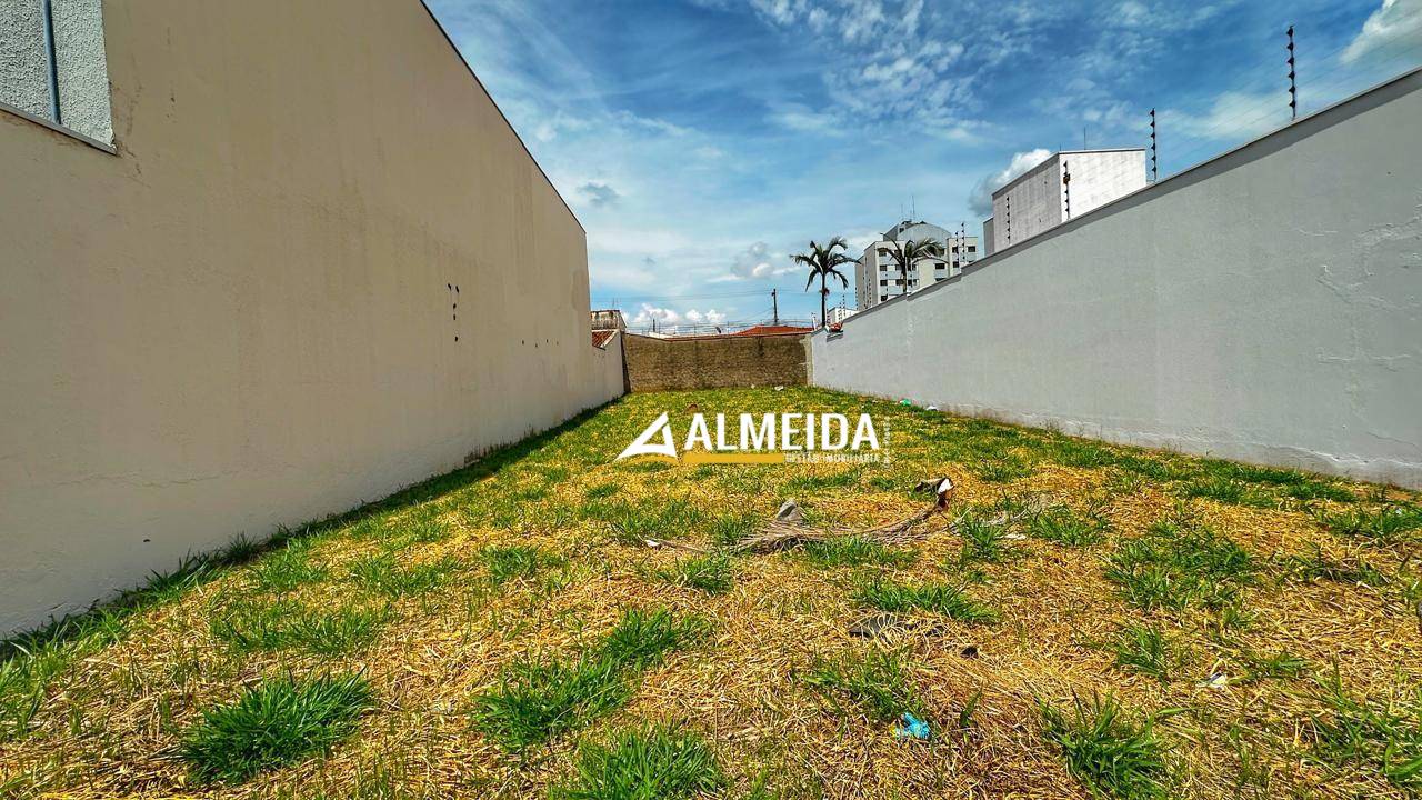 Terreno, 300 m² - Foto 1